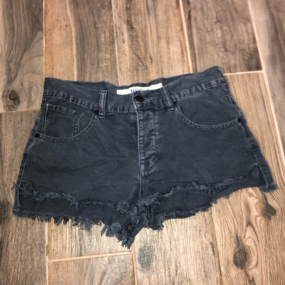 Brandy Melville Pants - NWOT✨Brandy Melville Grey Cutoffs